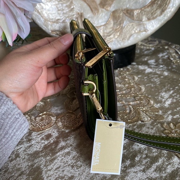 Michael Kors double zipper wallet - Picture 5 of 6